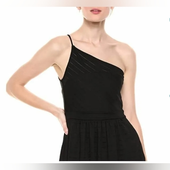 NWT BCBGeneration Women's One Shoulder Ribbed Dress in Black - Picture 4 of 9